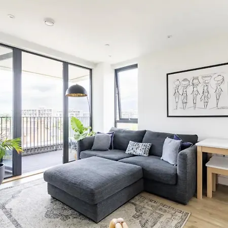 Modern 1 Bed L City Views L Work Space